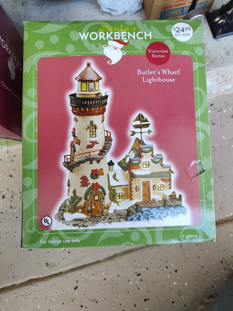 Santa's Work Bench  Butler's Wharf Lighthouse
