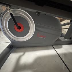 Sunny Health & Fitness Essentials Series Magnetic Smart Elliptical