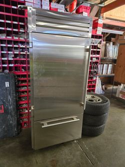 True 36" Built In Refer/freezer