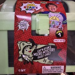 Ryans World Exclusive Glow In The Dark Capn Ryan Micro Mystery Ghost Chest NEW