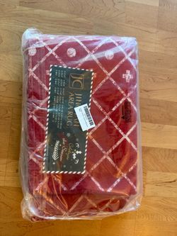3'x8‘ Brand new Area Rug Runner Red Christmas