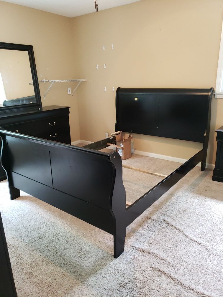 Queen size bedroom furniture