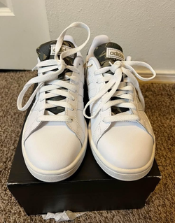 Unused Adidas 7.5 for men