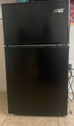 Artic King mini fridge / freezer