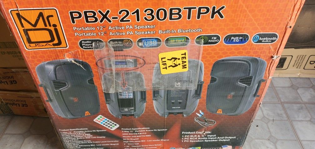 MAKE ME AN OFFER Complete Bluetooth Powered Speaker System