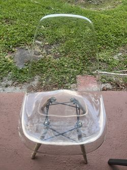 CLEAR CHAIRS