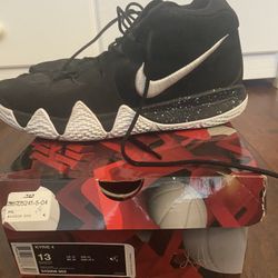 Nike Kyrie 4 Basketball Shoes Sz13