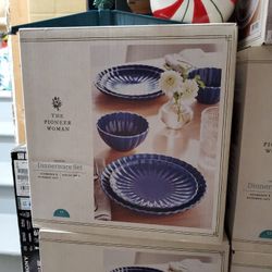 The Pioneer Women Dinnerware New