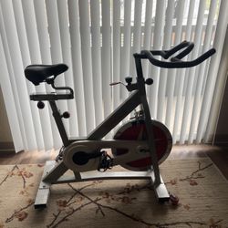 Sunny Health & Fitnees Stationary Bike 