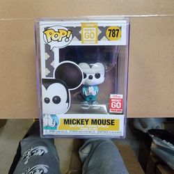 FUNKO "DISNEY: THAILAND": MICKEY MOUSE "NAMASTE" ☯️🕉 (DISNEY: GO THAILAND EXCLUSIVE) 🔥 (PERFECT CONDITION/INCLUDES HARD STACK PROTECTOR) **AVAIL**