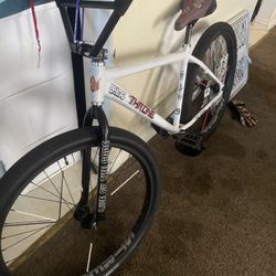 white crimson 29er