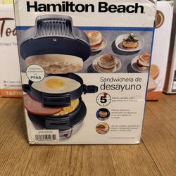 Brand New Hamilton Beach Breakfast Sandwich Maker with Egg Cooker Ring, Breakfast Station, Silver