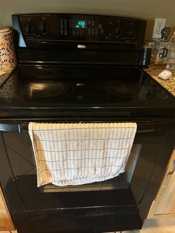 Whirlpool stove. Works .