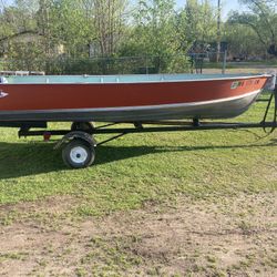 Mint Condition Lund Fishing Boat and Trailer