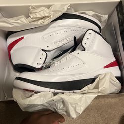 Jordan 2s  Size 9.5