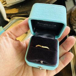 Tiffany & Co. Elsa Peretti 18 Karat Gold