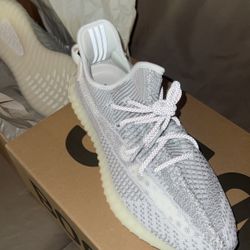 Yeezy 350 V2 
