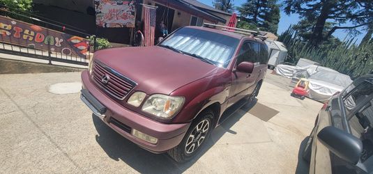 2000 Lexus LX 470