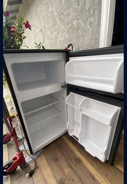 Mini fridge (no freezer) for Sale in San Jose, CA - OfferUp