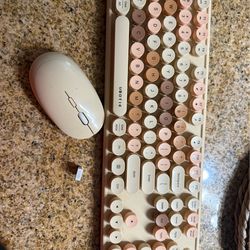Wireless keyboard and wired keyboard