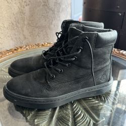 Timberland Women’s Kinniston 6-Inch Boots- Size 7 