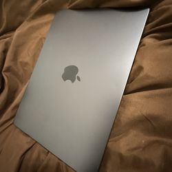 MacBook pro 14in M3 pro chip late 2023