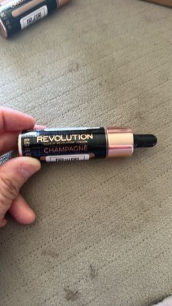 Revolution makeup starlight & champagne 2 of each