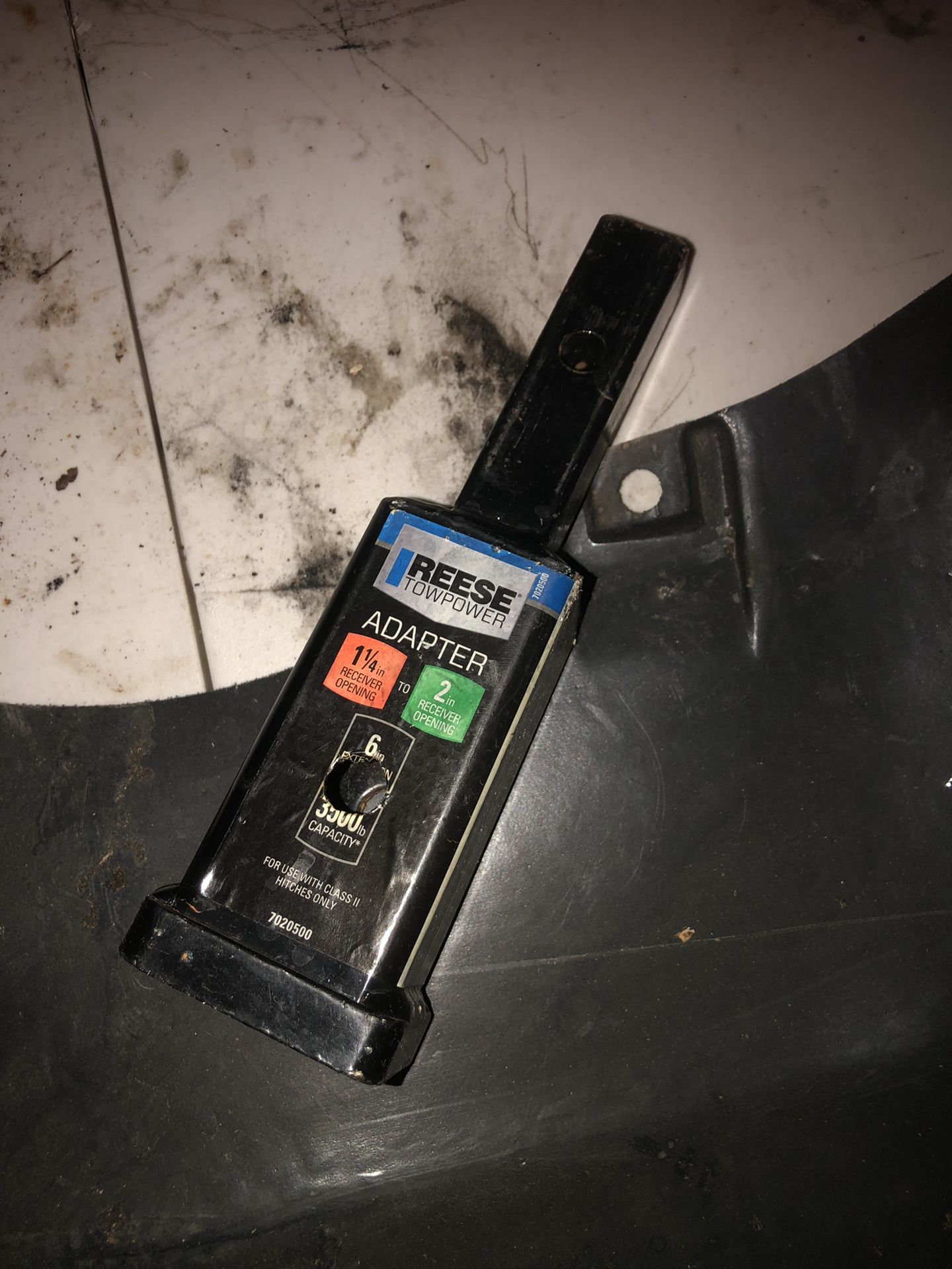 Hitch Adapter  1 1/4 To 2 Inch