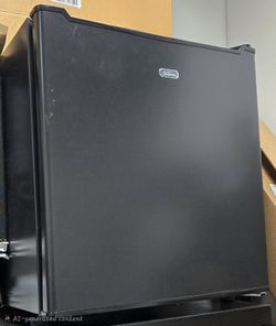 Sunbeam Mini Compact Refrigerator