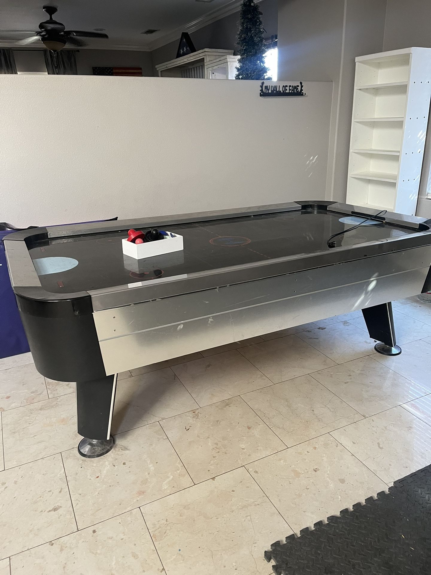 Air Hockey Table
