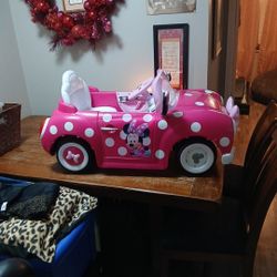 Puffy 6 Volt Minnie Mouse Electric Car