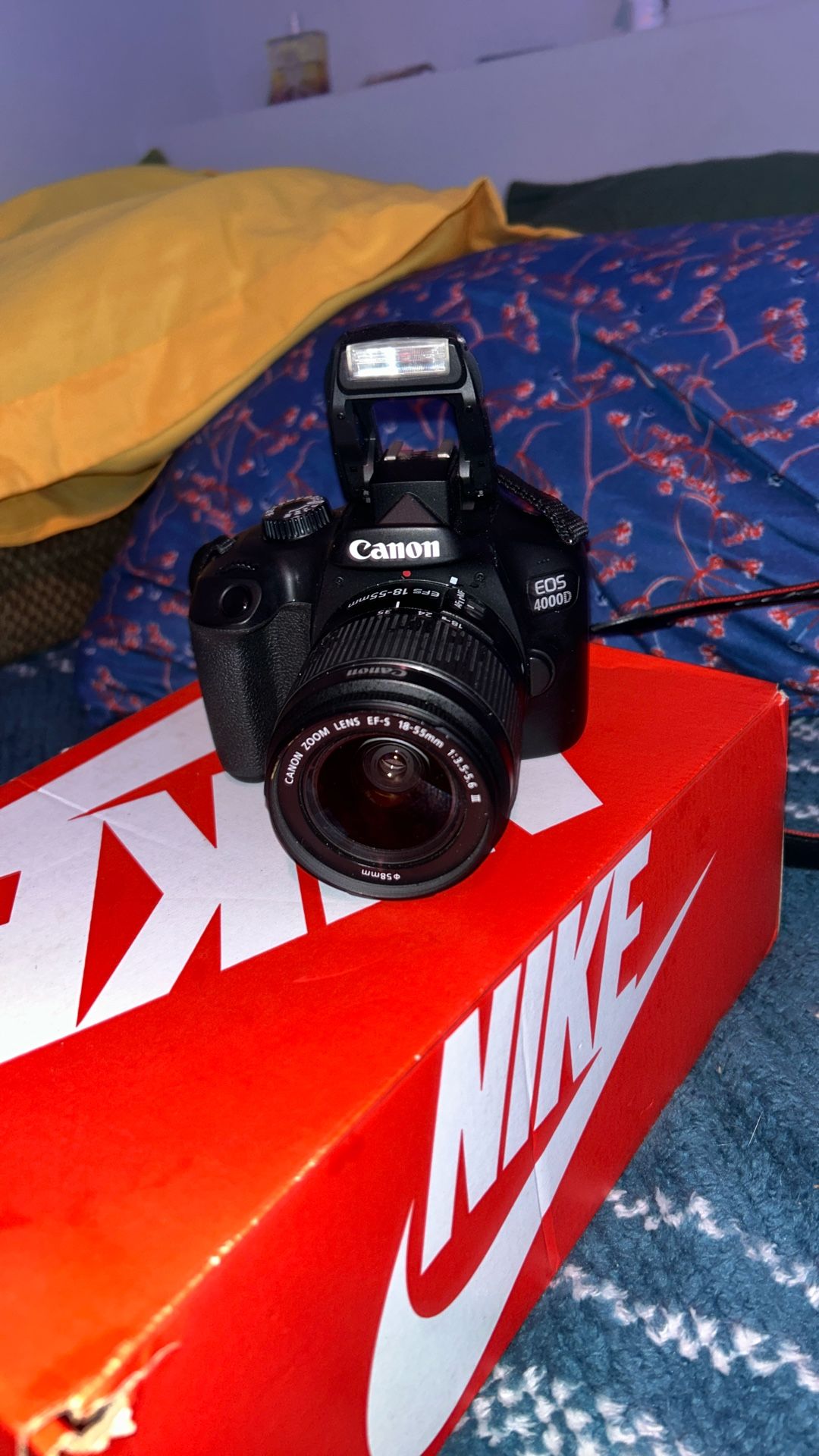 Canon EOS 4000D