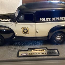 For Sedan Delivery Police 1 :18 Scale