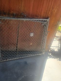 Set Of 4ft By 4ft9in Chain Link Gates