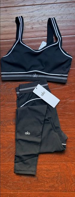 Alo Yoga Sports Bra and Leggings Set