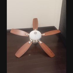 Selling cilling fan 5 blades Model CF552B-MK52. 