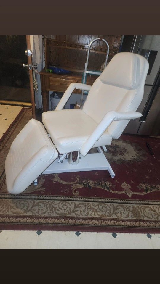 TAt Chair