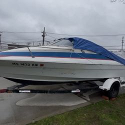 2010 Capri Bayliner 1952 with cubby