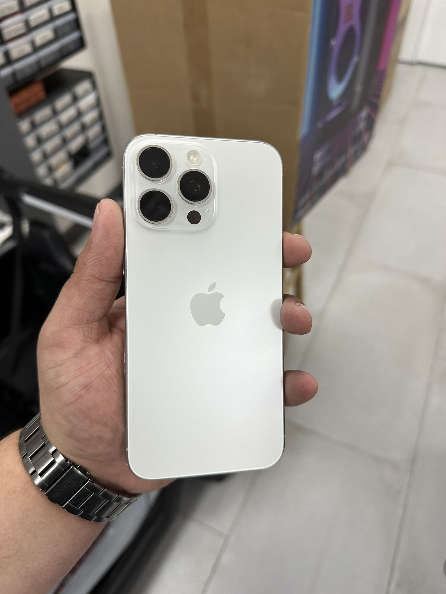 iPhone 15 Pro Max Unlocked 256GB! Finance For $50 Down Payment!!