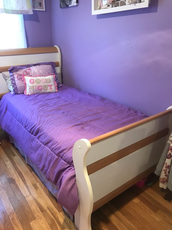 Set With One Twin Bed And Mattress Night Stand Dresser Set With One Twin Bed And Mattress Night Stand Dresser Mirror