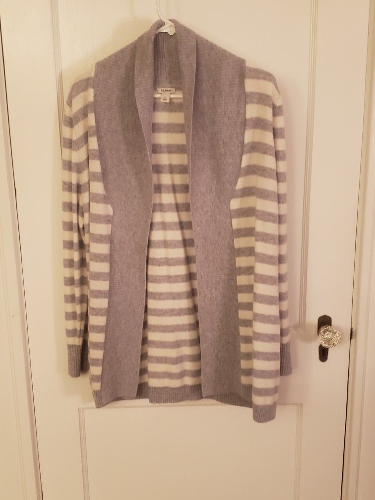 Very Nice Light Sweater by L.L. Bean