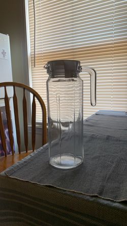 Glass jar