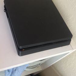 PlayStation 4 Comes With 2k23 FIFA 23 With 2 Controllers 