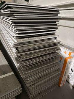 LifeProof Kacee Canyon Oak 22 Mil Waterproof LVP Flooring