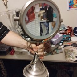 Mirror Couldn't Get Lights To Work 15.00