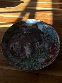 Vintage The Three Little Pigs" by artist Karen Pritchett, plate