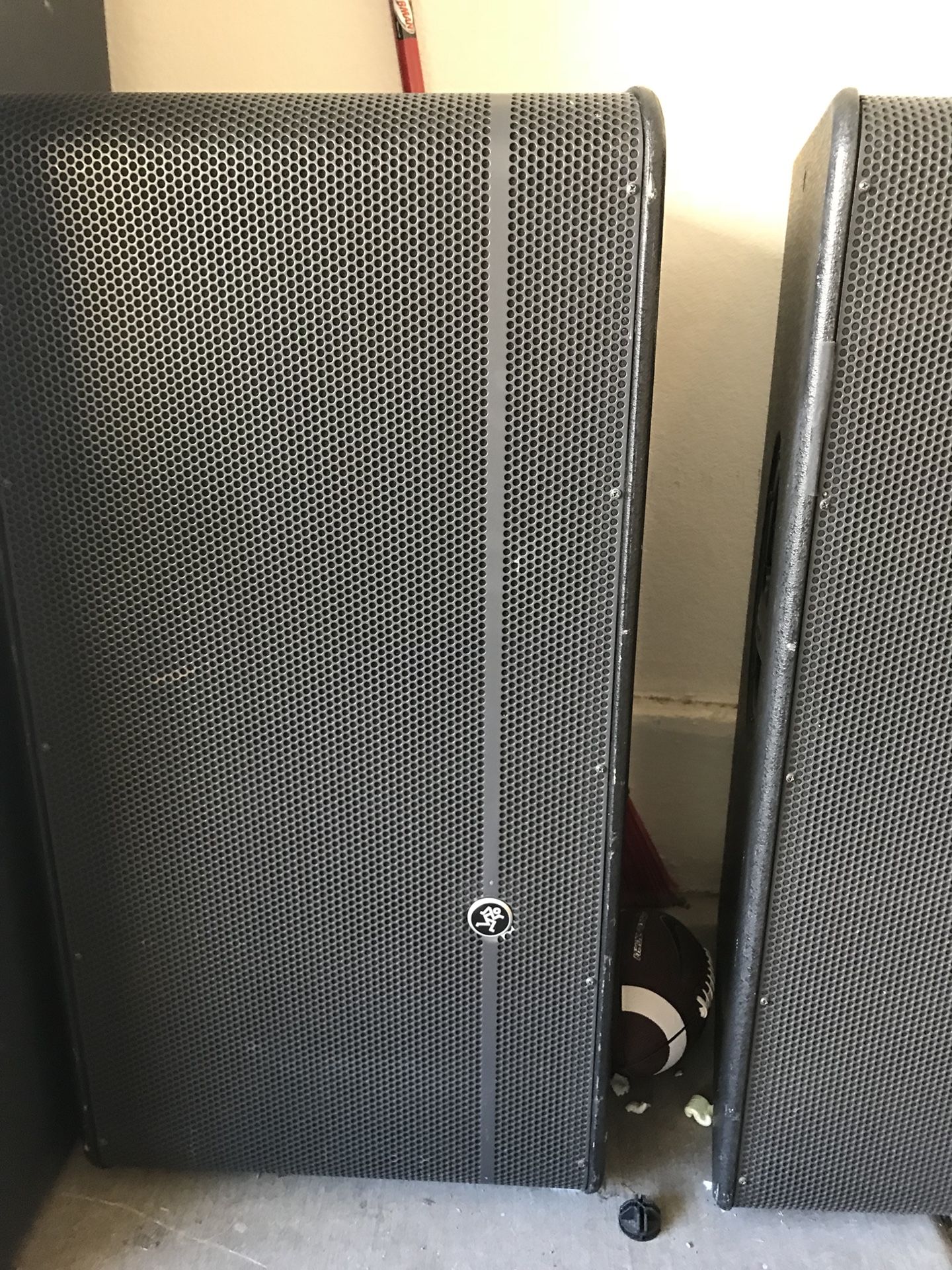 Mackie HD 1531 Powered Speakers Retails at 2,500. 15” DJ,Parties, for