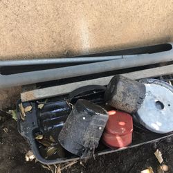 Tengo Estos Tambos Unos Con Tapadera Y Estos Comederos Para Gallos