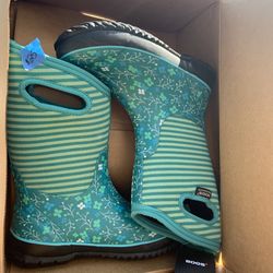 Adorable Kid’s Bogs Boots