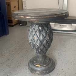 Pineapple Table